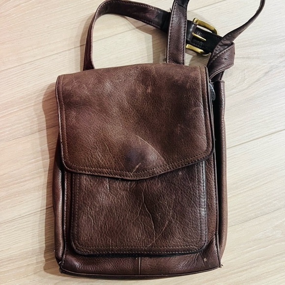 FINAL WEEK! 🔥Genuine Leather Fossil Crossbody Bag - Picture 2 of 9